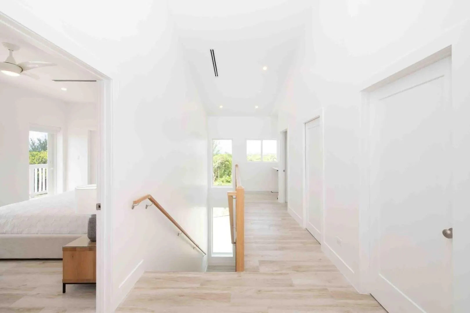 Timmys Place - Charming Oceanfront Villa With Direct Beach Access And Scenic Views Driftwood Village بيت للعطل